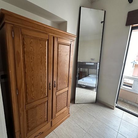 Appartamento Guest In Ninho Lisbona Esterno foto