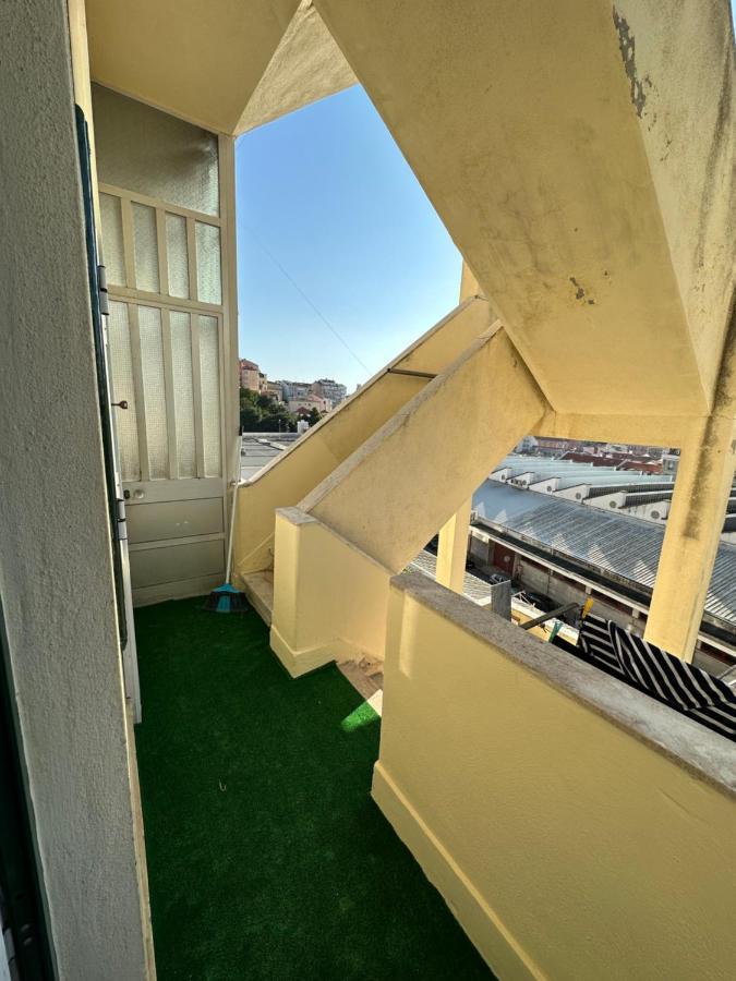 Appartamento Guest In Ninho Lisbona Esterno foto