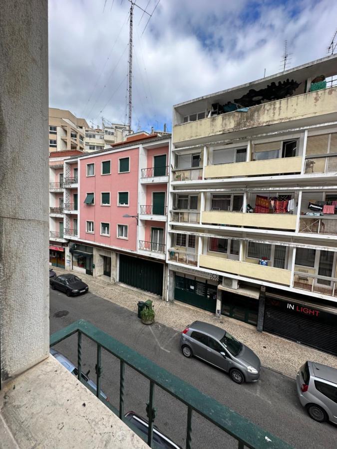 Appartamento Guest In Ninho Lisbona Esterno foto