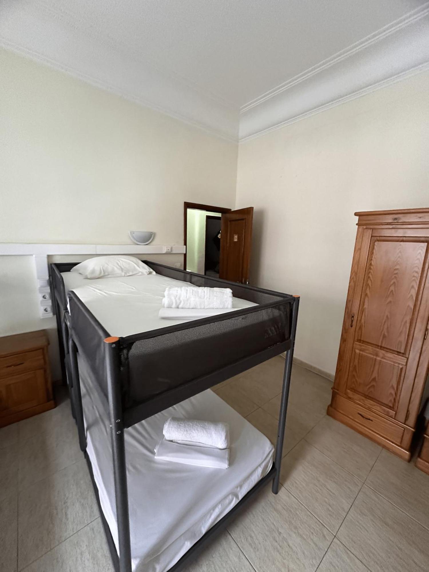 Appartamento Guest In Ninho Lisbona Esterno foto