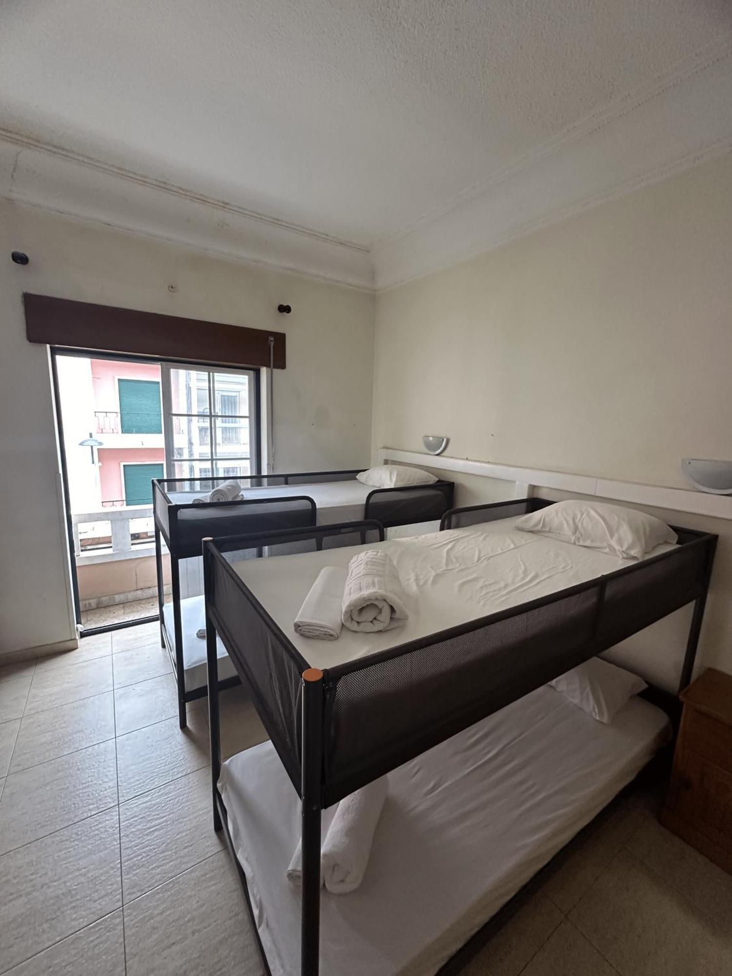 Appartamento Guest In Ninho Lisbona Esterno foto